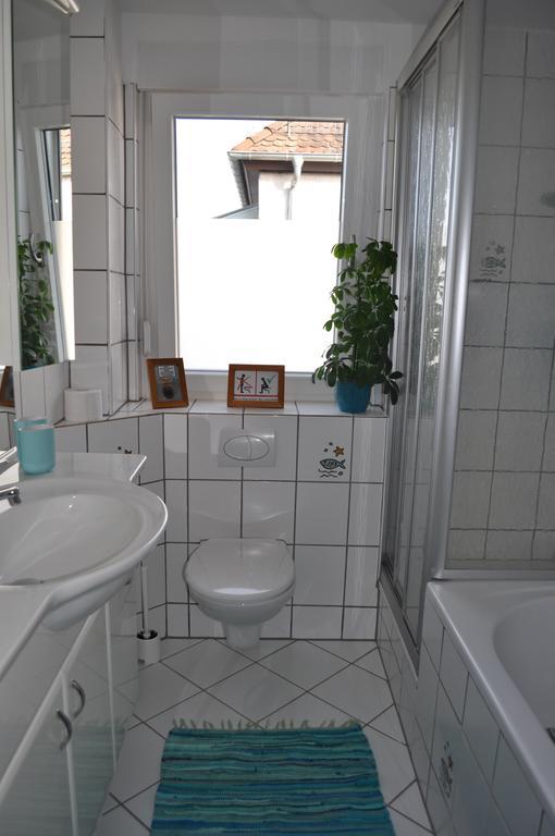 Punkrock Harbour Pension Baehr คาร์ลสรูเฮอ ภายนอก รูปภาพ