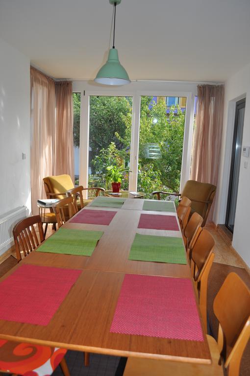 Punkrock Harbour Pension Baehr คาร์ลสรูเฮอ ภายนอก รูปภาพ
